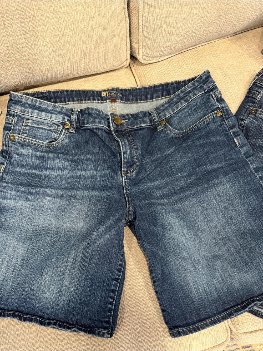 KUT from the Kloth Women’s Mid Blue Denim Shorts 2 pairs